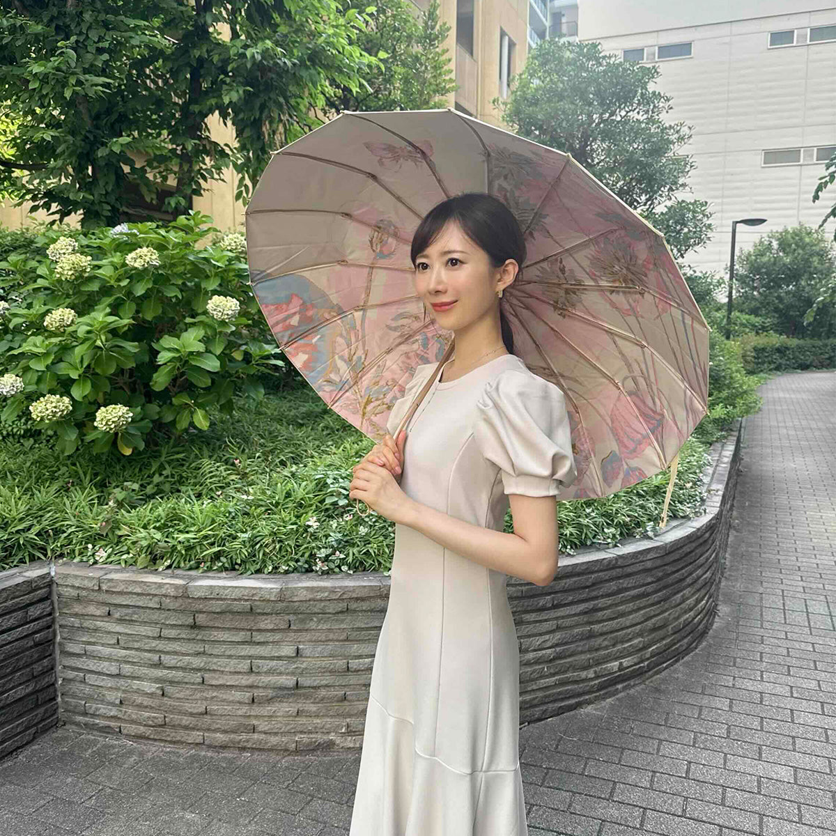 突然の雨や日差しに対応できる便利アイテム活用術