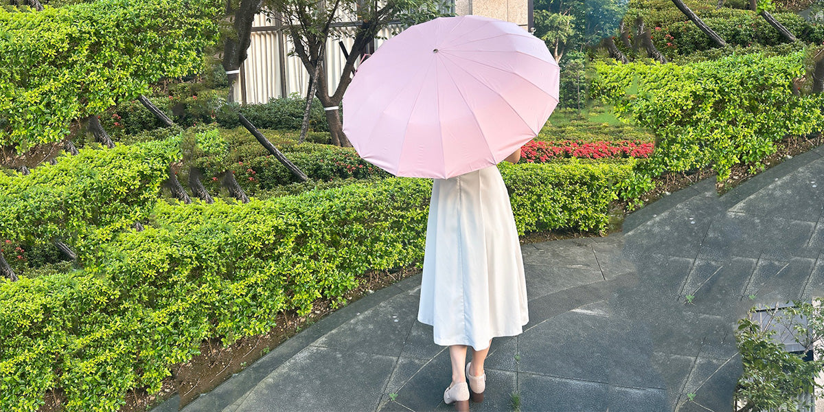 それは遮光ツールではなく、身に着けることができる日傘です