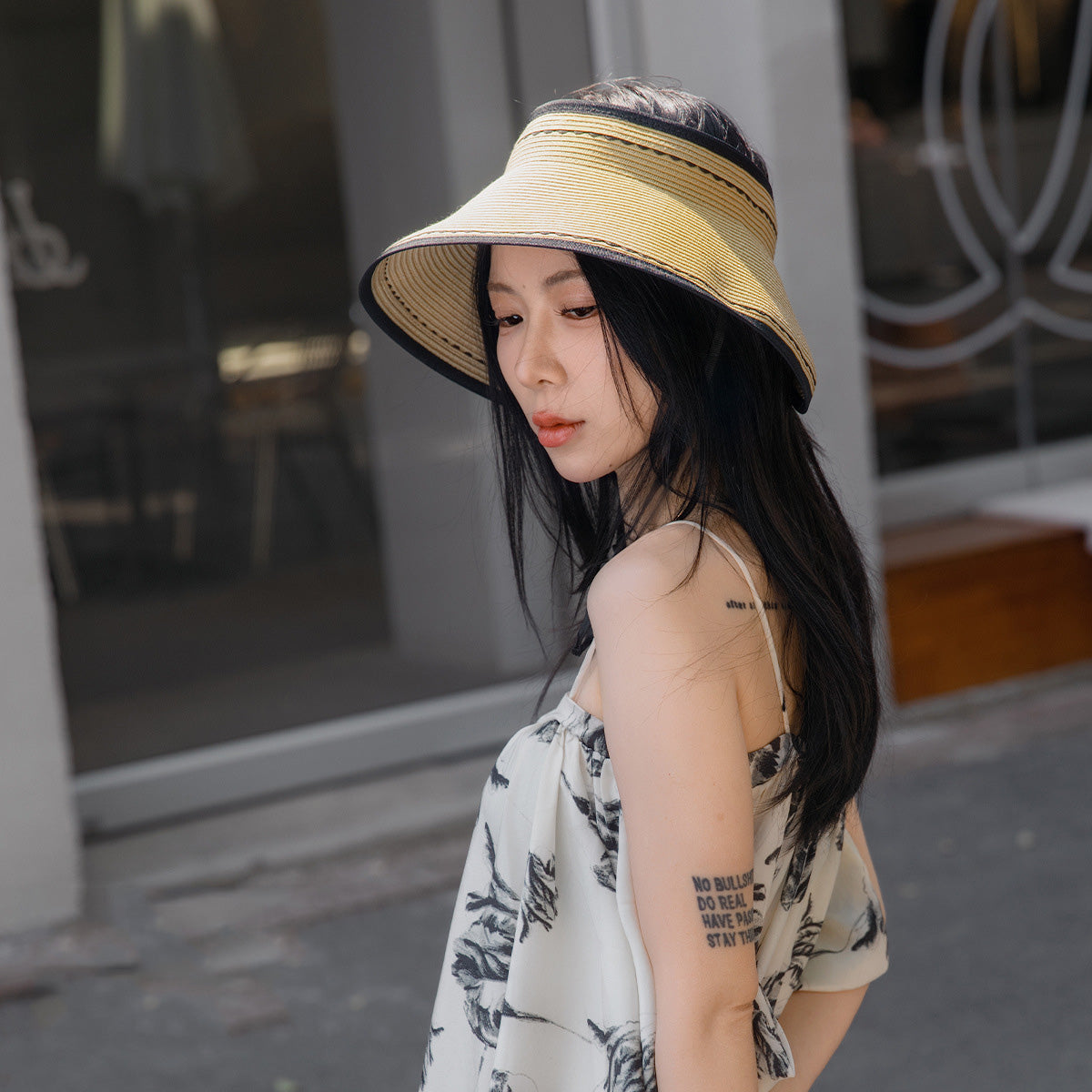 折りたたみ可能な広つばオープントップ麦わら帽子夏