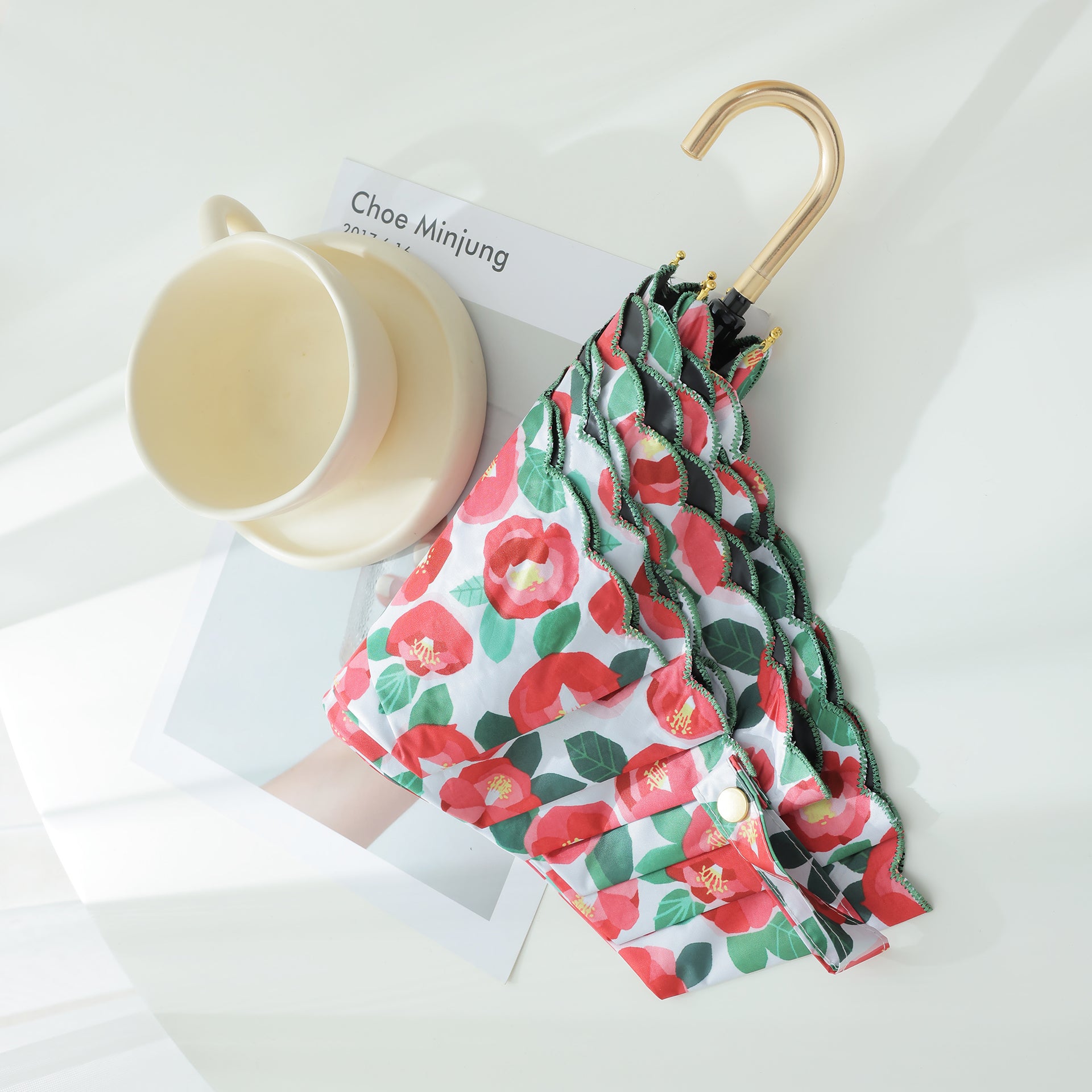 日傘 折りたたみ 刺繍 花柄の曲がりハンドル三つ折り日傘